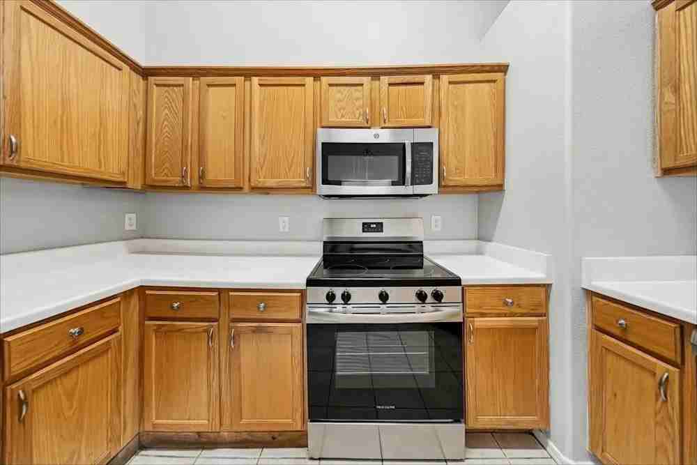 627 Grant St Se - Photo 7 of 9