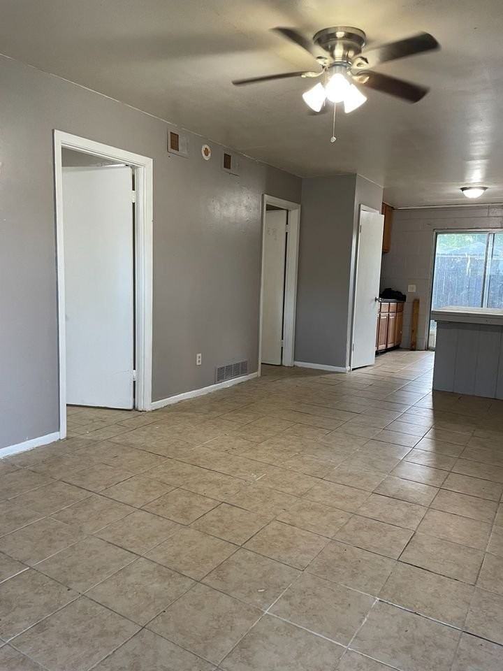 519 N Bonner St #519 - Photo 4 of 9