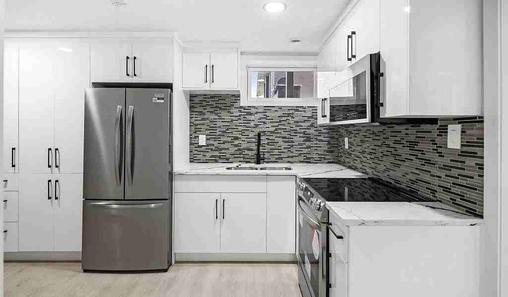 7816 128 Ave Nw - Photo 3 of 18