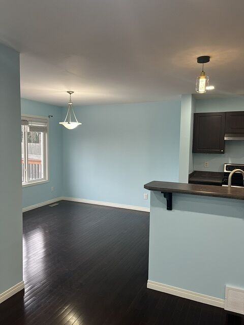 547 171 St Sw - Photo 3 of 25