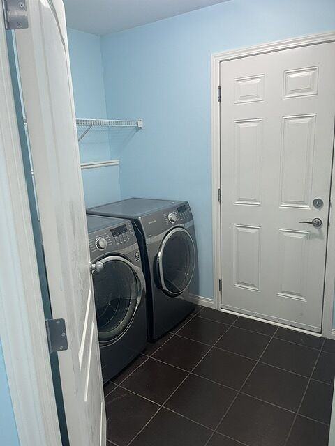 547 171 St Sw - Photo 5 of 25