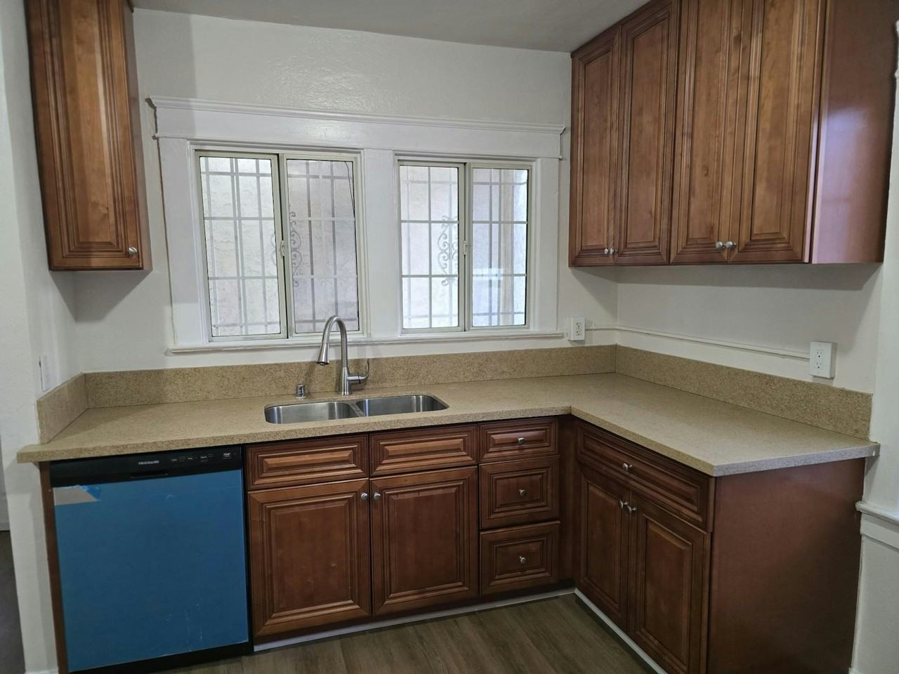 916 West 59th Place, Unit A - Photo 5 of 18