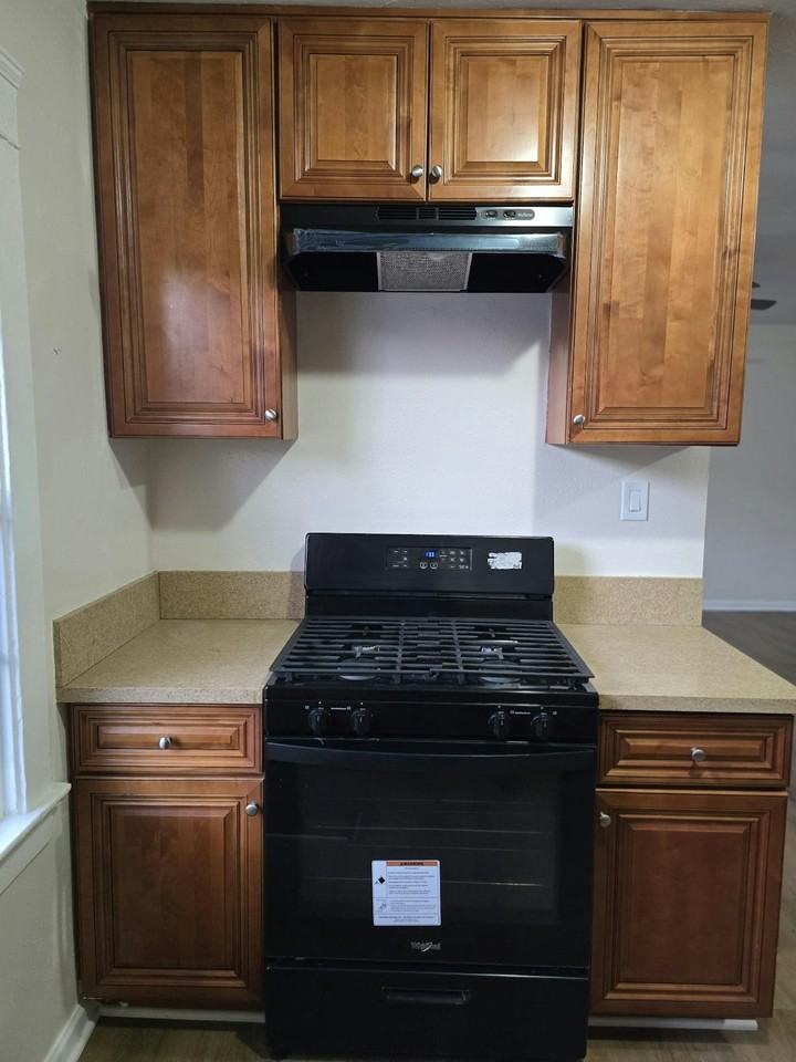 916 West 59th Place, Unit A - Photo 6 of 18