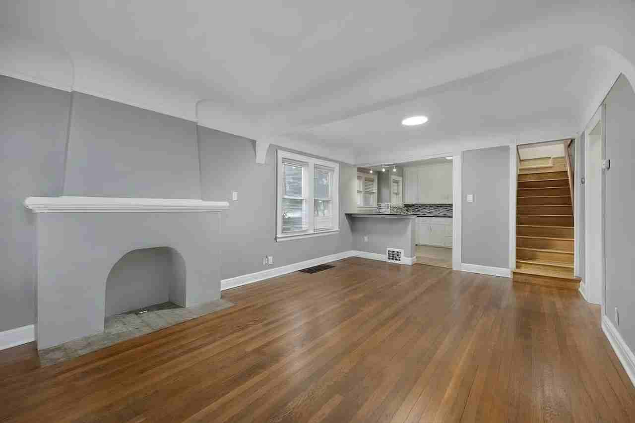 1600 McLean Avenue - Photo 3 of 32
