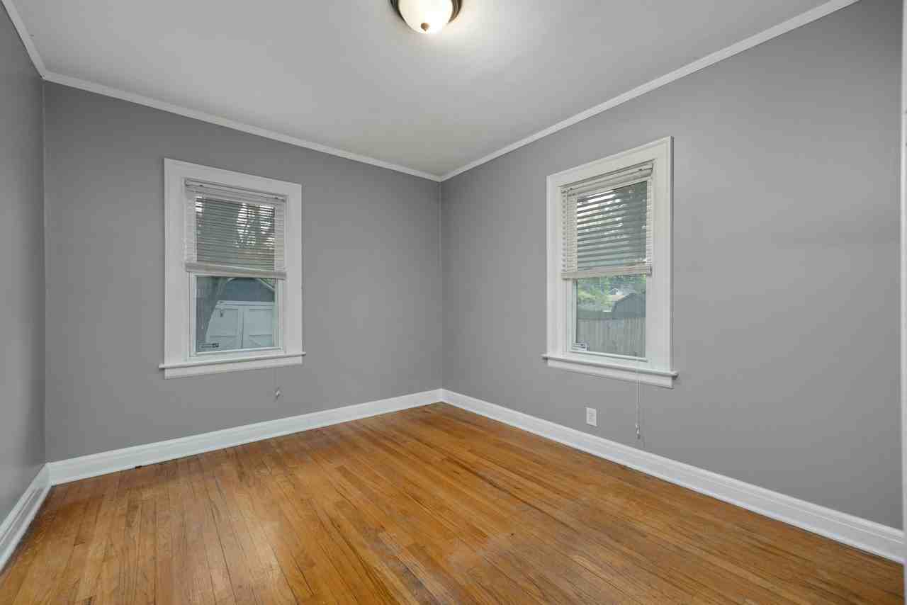 1600 McLean Avenue - Photo 5 of 32