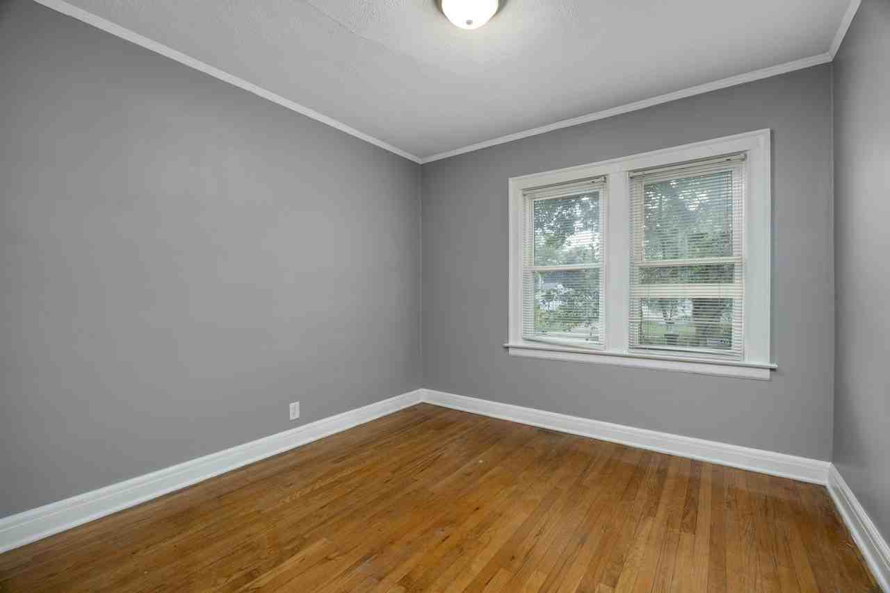 1600 McLean Avenue - Photo 7 of 32