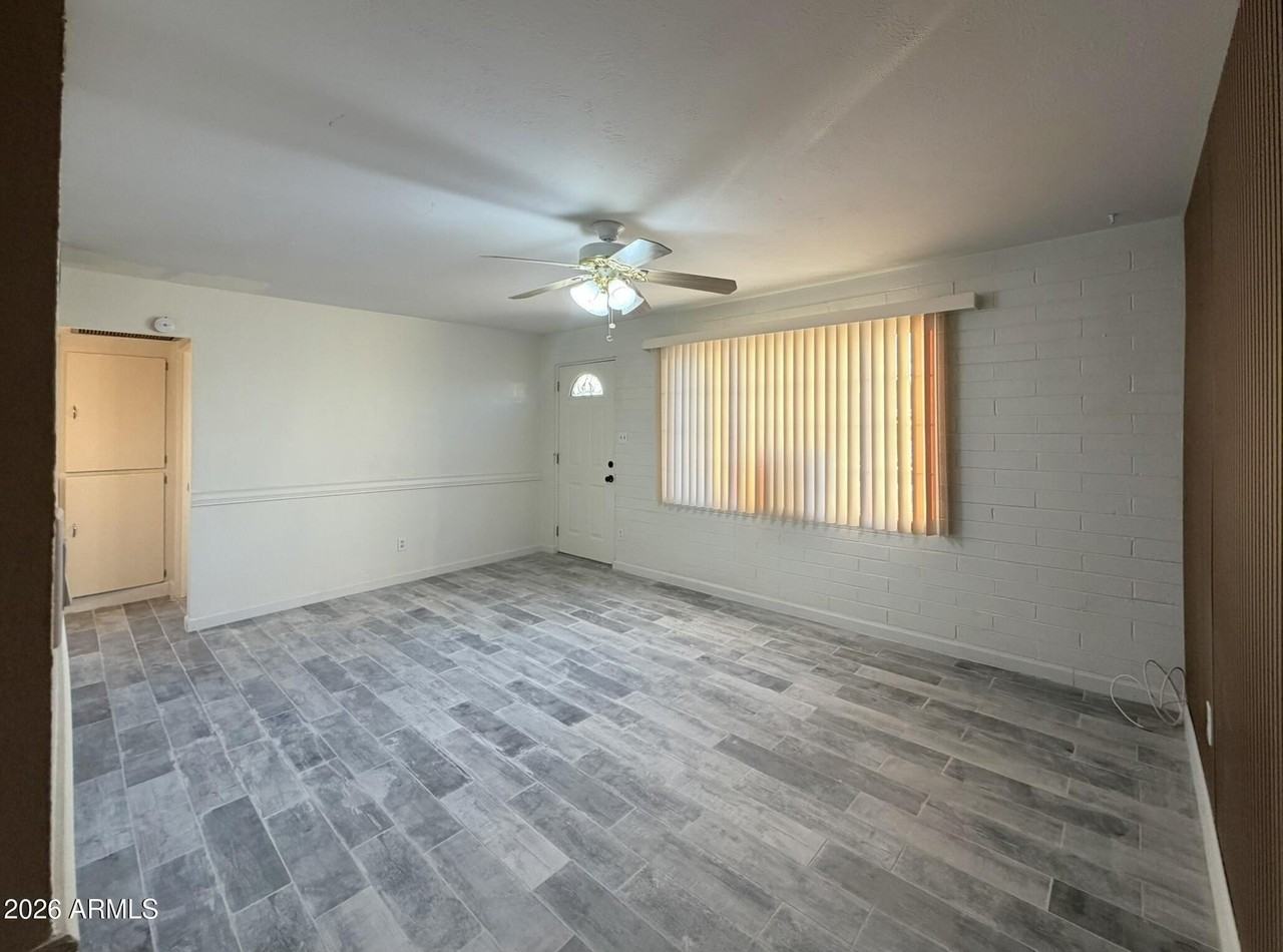 11329 W Duluth Ave - Photo 7 of 30