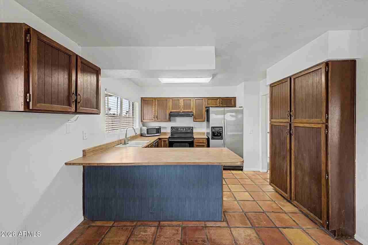 1134 W Hermosa Dr - Photo 2 of 32