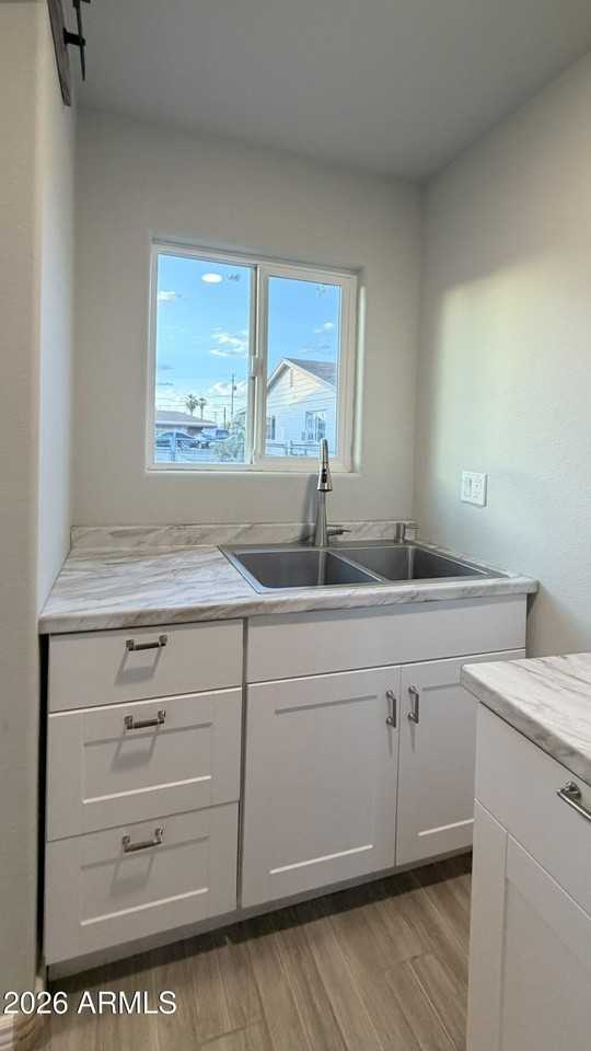 11329 W Duluth Ave - Photo 6 of 14