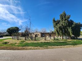 featured image of 802 N Alzora Way