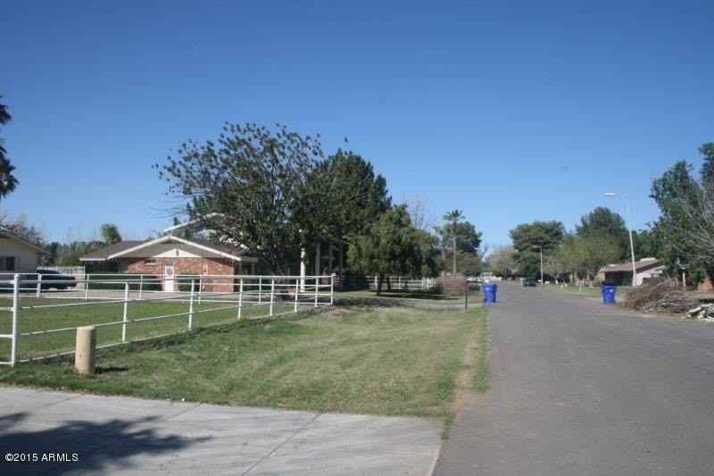 802 N Alzora Way - Photo 7 of 35