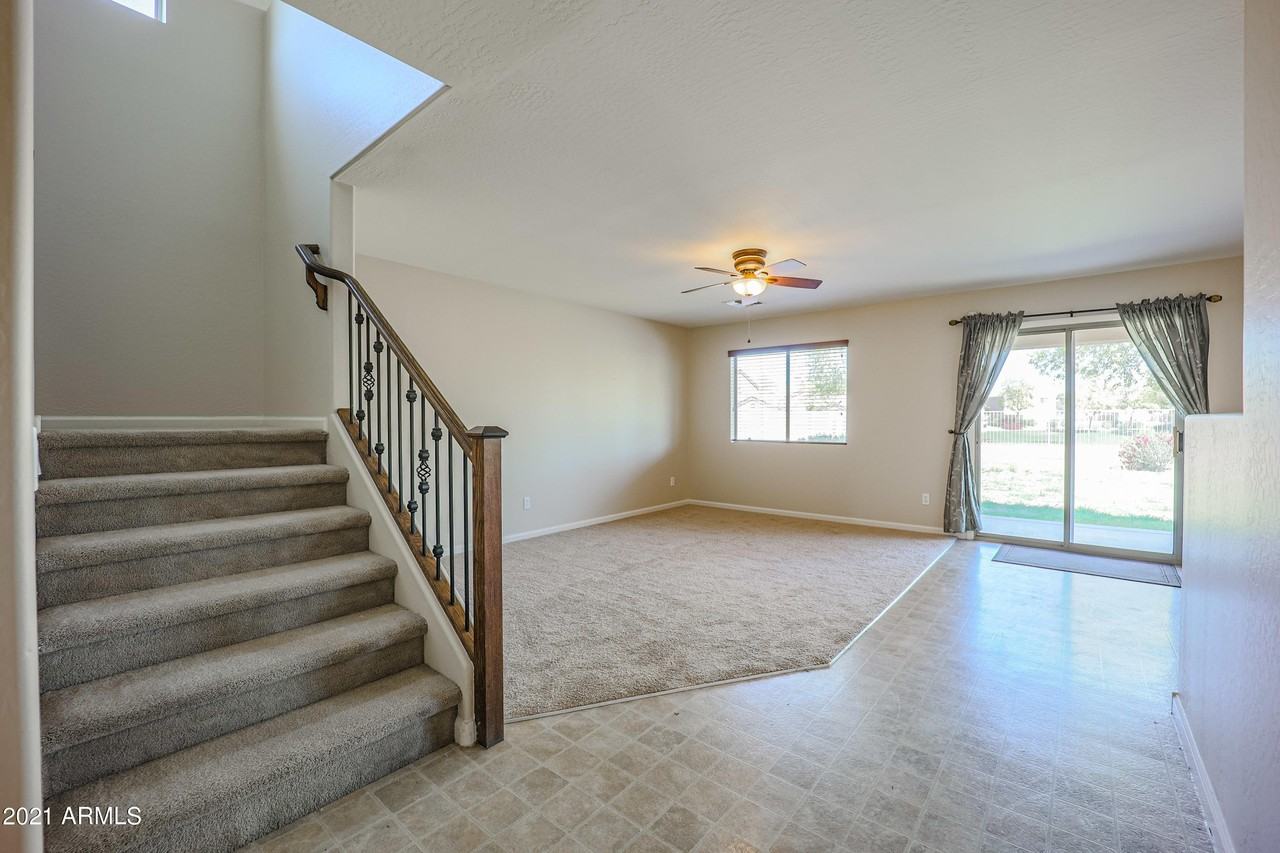 10938 W Meadowbrook Ave - Photo 4 of 32