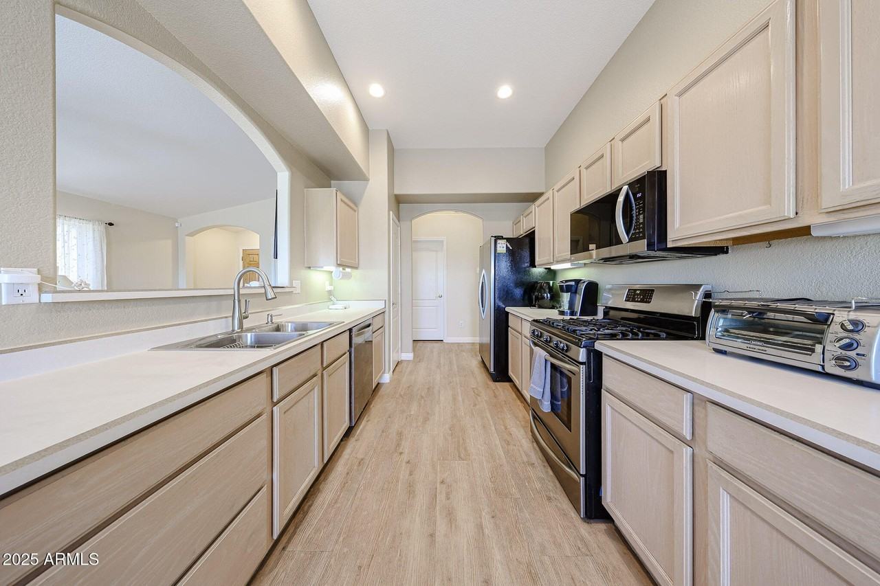 11553 W King Snake Ct - Photo 2 of 29