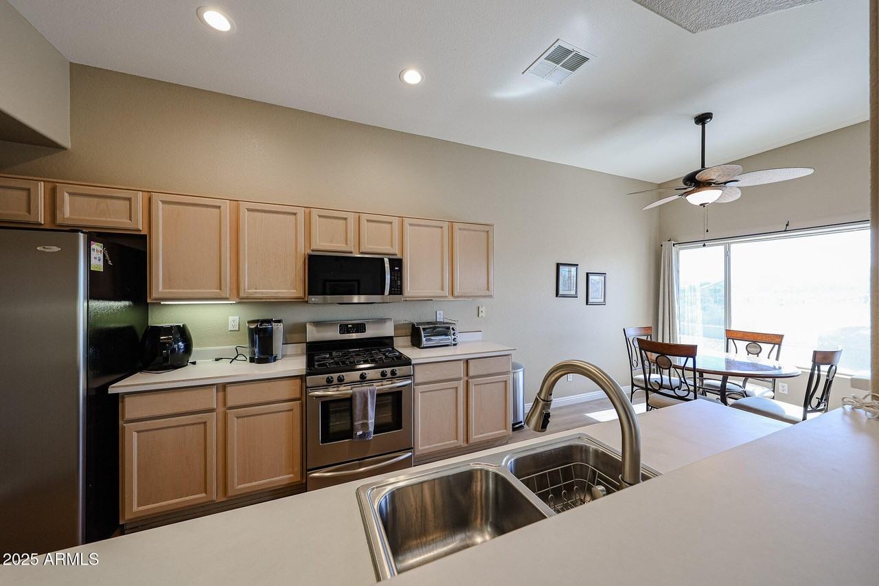 11553 W King Snake Ct - Photo 3 of 29