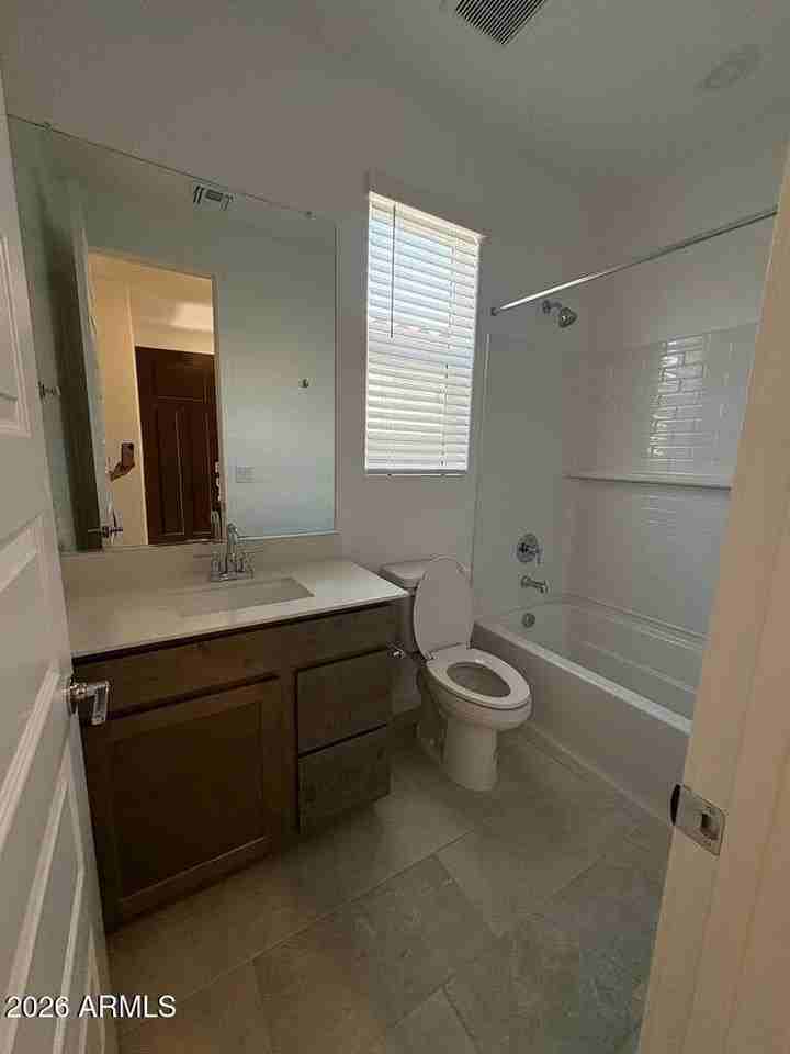4517 E Kenneth Ln - Photo 4 of 38