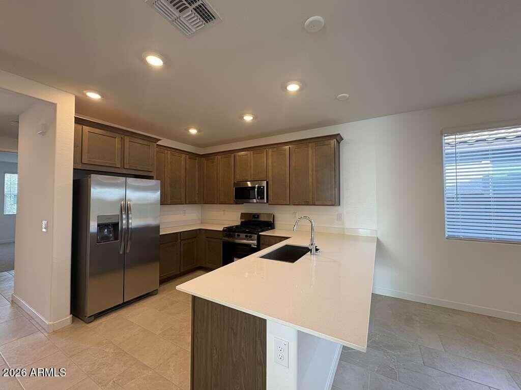 4517 E Kenneth Ln - Photo 6 of 38