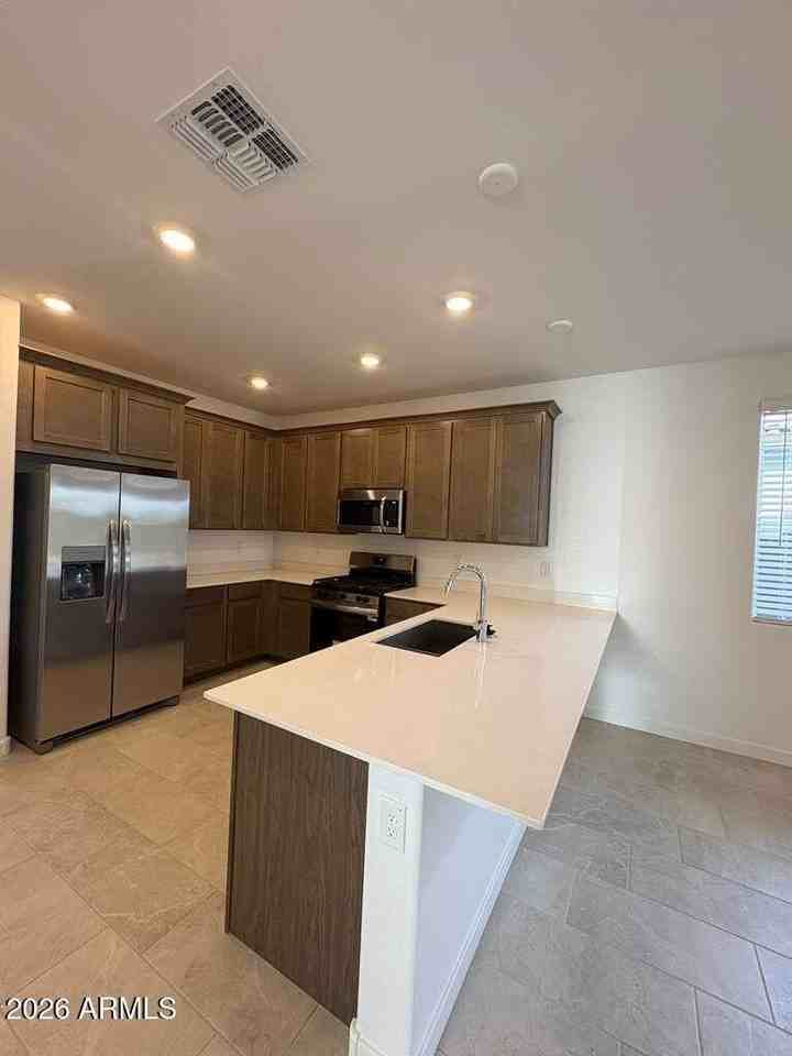 4517 E Kenneth Ln - Photo 7 of 38