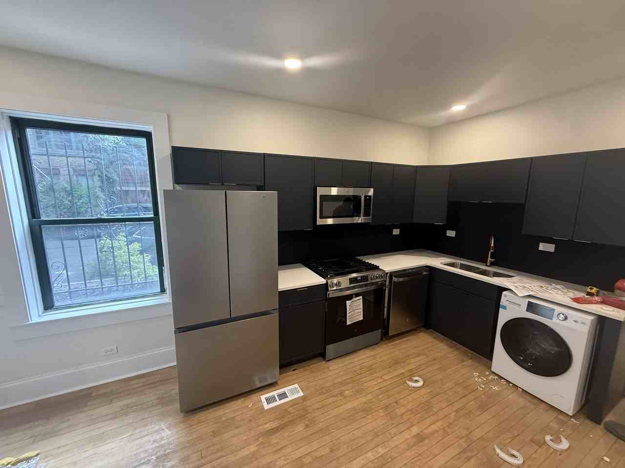2301 N Leavitt St #1F - Photo 4 of 9