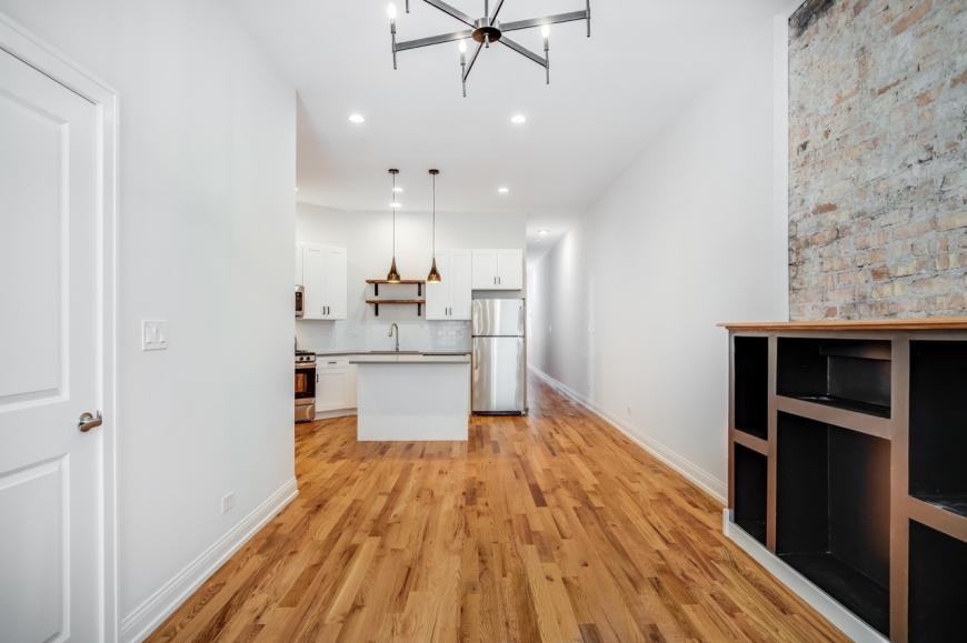 5407 S Harper Ave - Photo 3 of 10