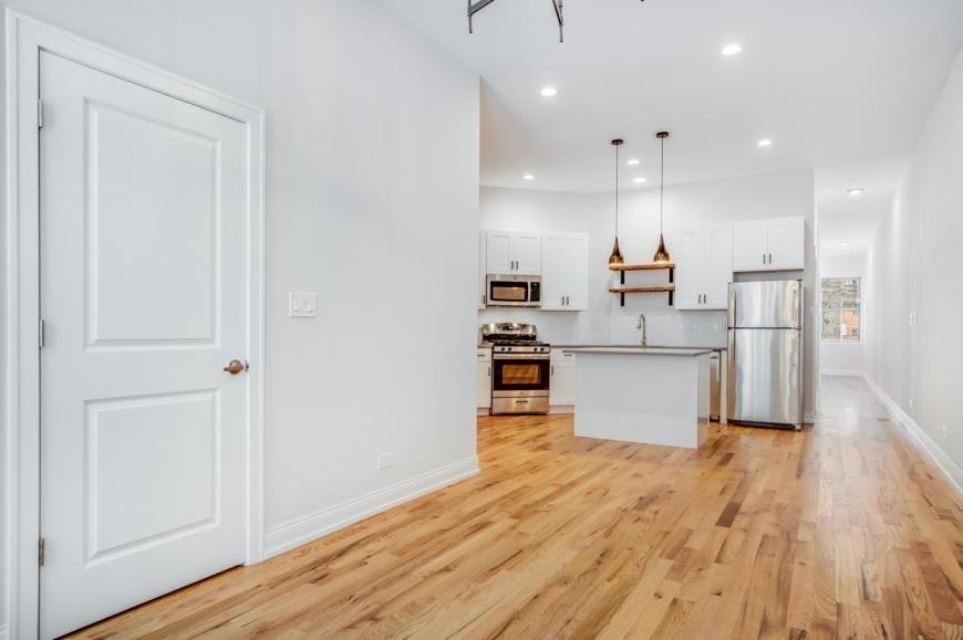 5407 S Harper Ave - Photo 4 of 10