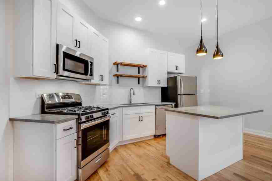 5407 S Harper Ave - Photo 6 of 10