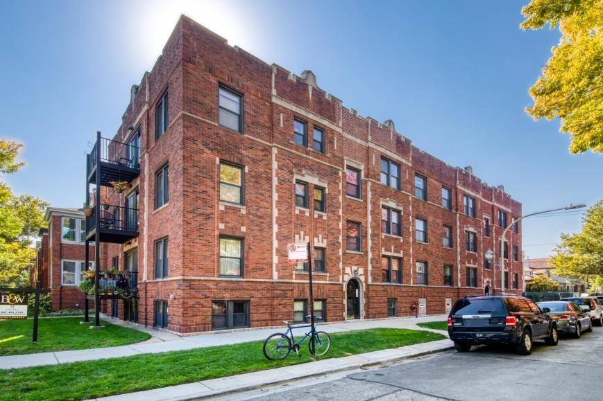 2211 W Winona St