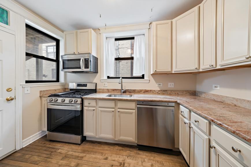 2211 W Winona St - Photo 2 of 10