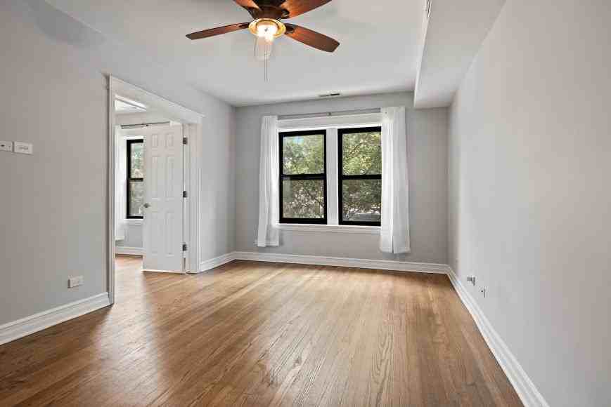2211 W Winona St - Photo 4 of 10