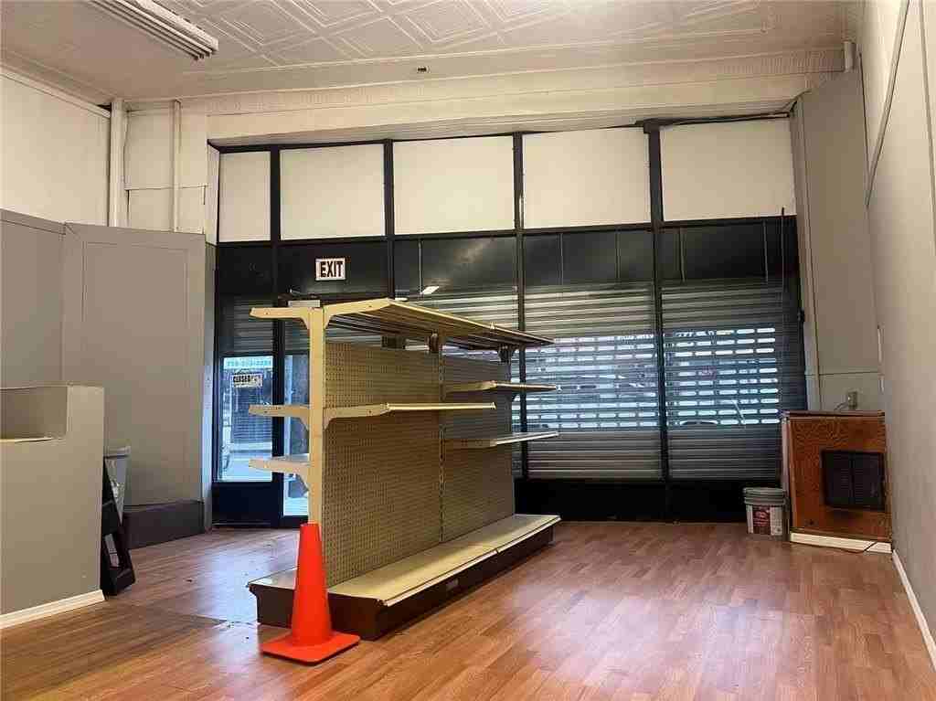3978 Amboy Rd - Photo 3 of 5