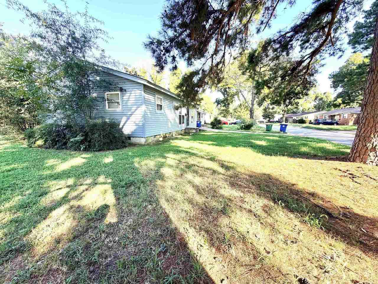 213 Meadow Park Dr - Photo 2 of 18