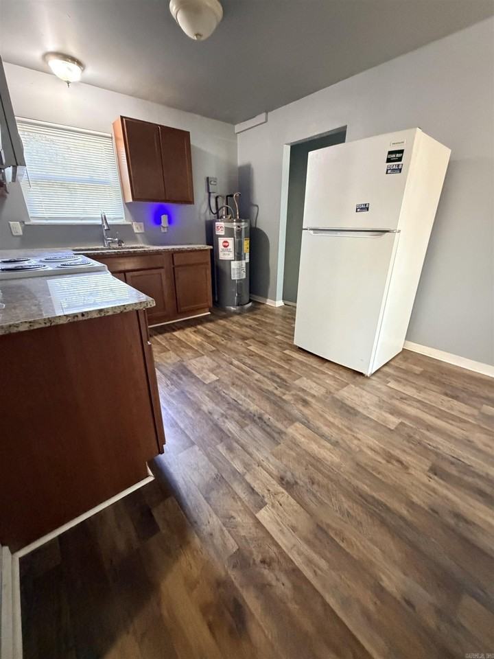 213 Meadow Park Dr - Photo 6 of 18