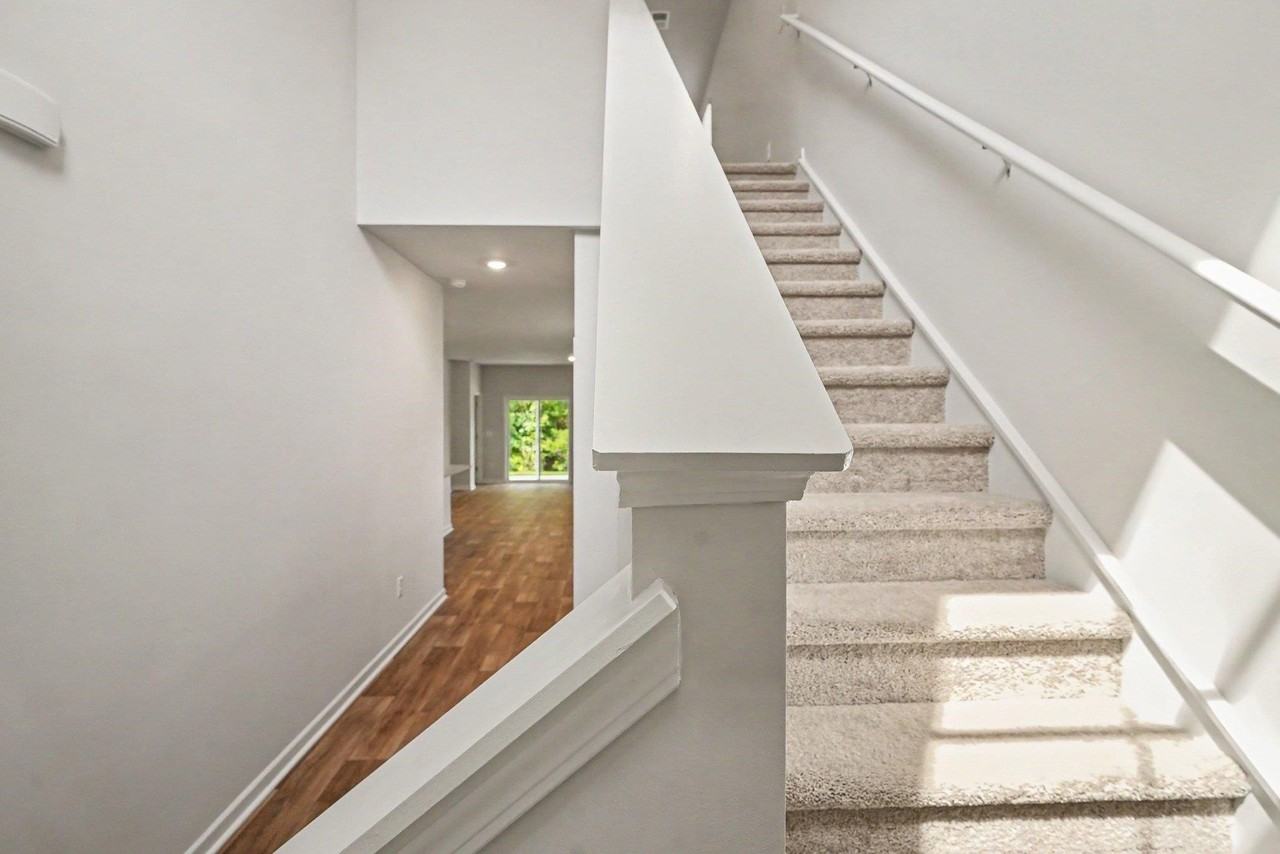 1120 Tibetan St - Photo 5 of 30