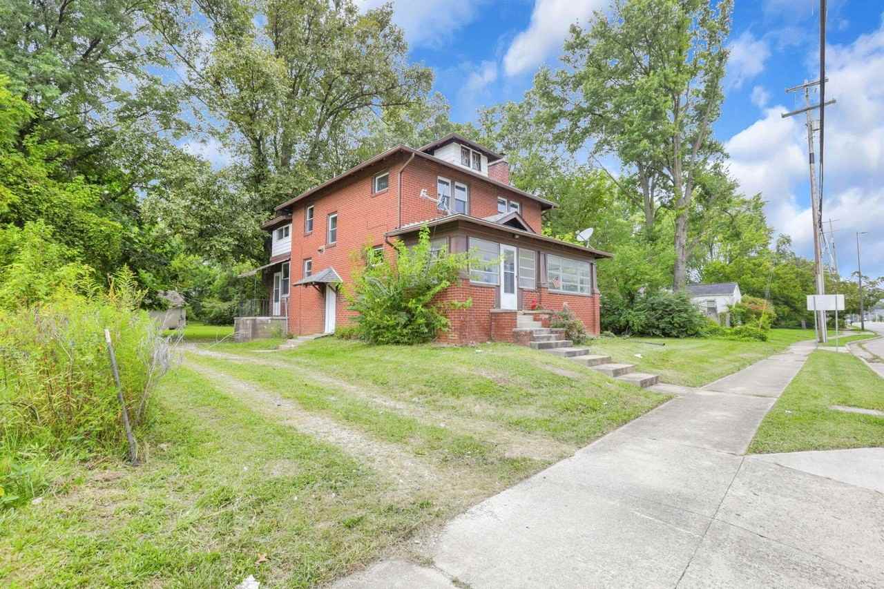 2365 Stelzer Rd - Photo 4 of 33