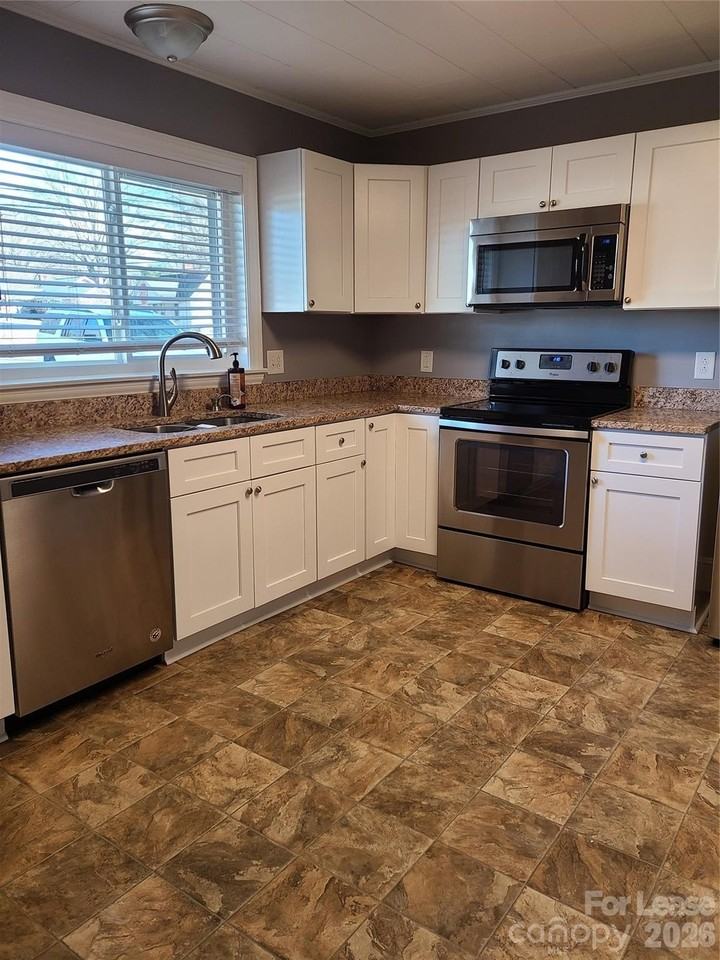 306 Westover Ave - Photo 3 of 9