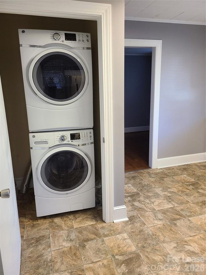 306 Westover Ave - Photo 6 of 9