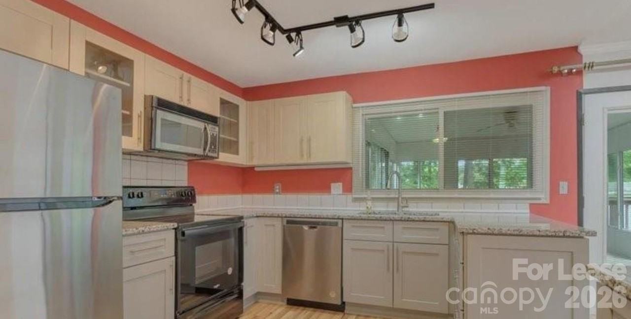 7312 Barcliff Dr - Photo 4 of 6