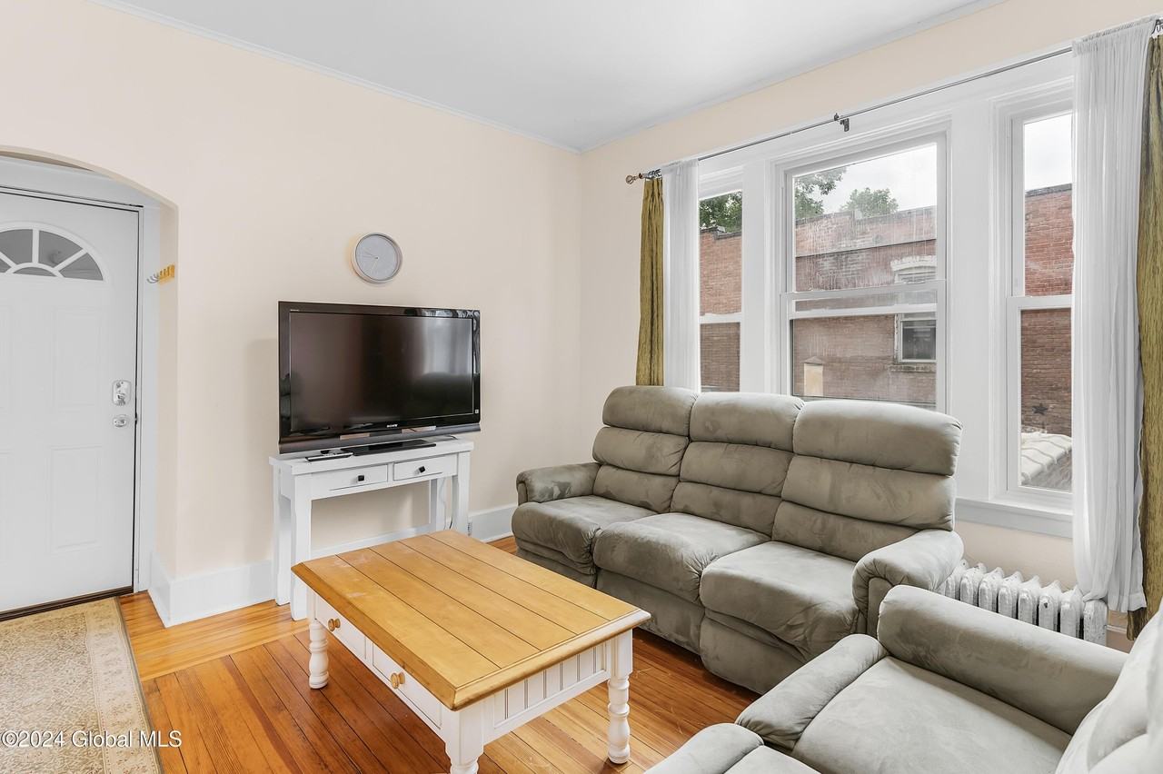 2209 15th St #5 - Photo 4 of 15