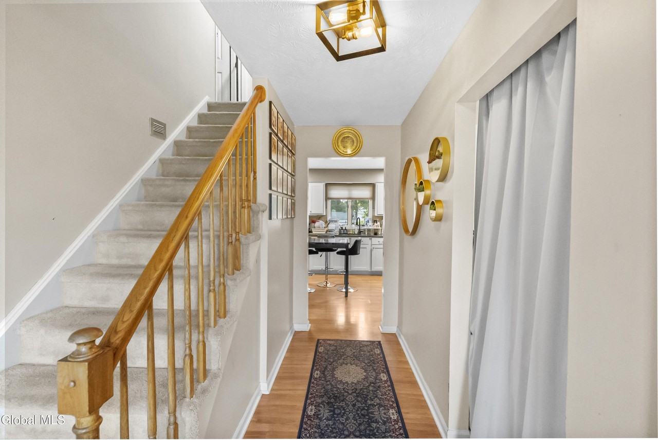 31 Berkshire Dr - Photo 6 of 50