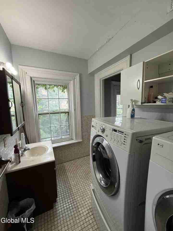 130 Grand St #3 - Photo 3 of 14