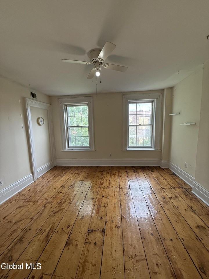 130 Grand St #3 - Photo 5 of 14