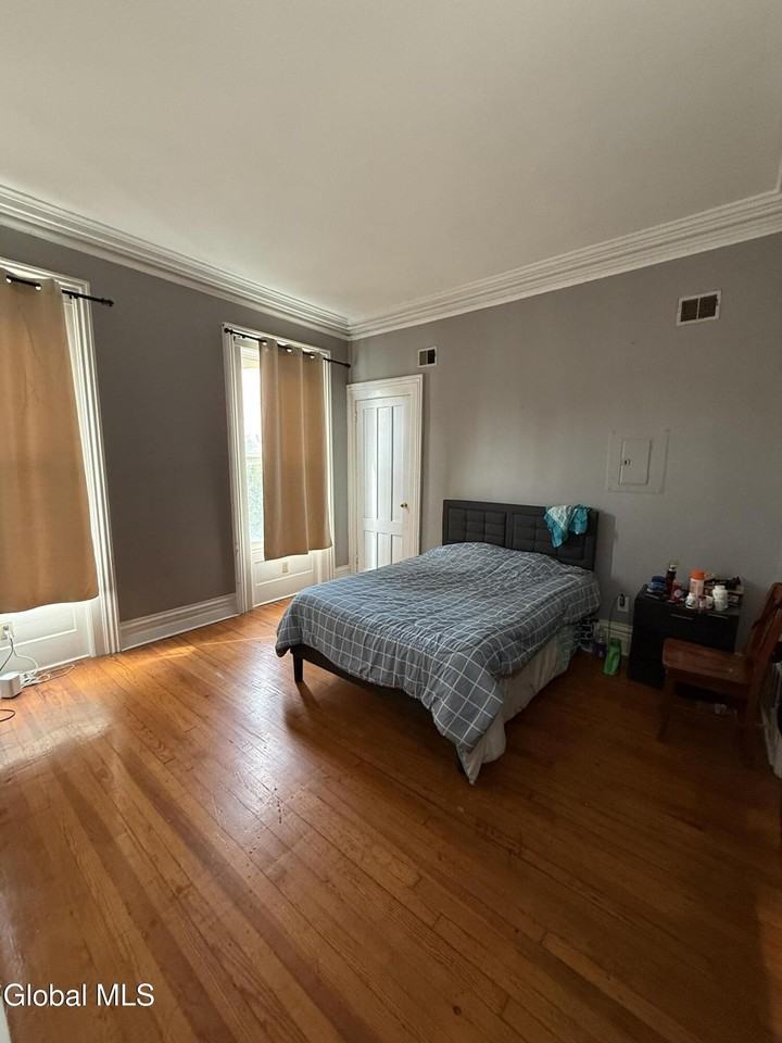 130 Grand St #3 - Photo 7 of 14