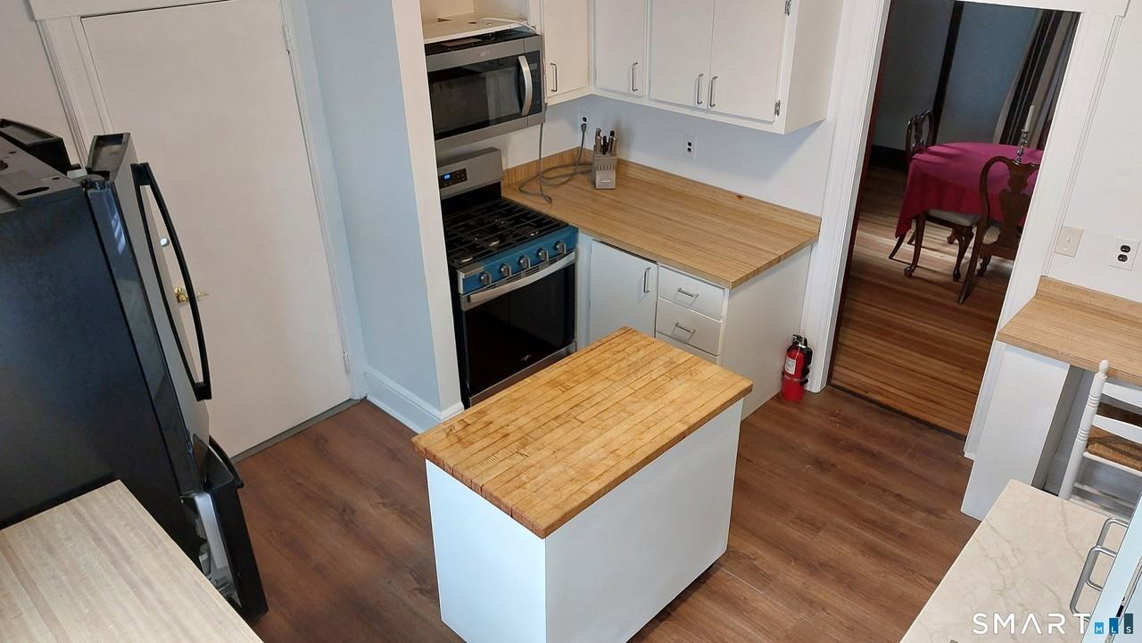 136 Mead Ave - Photo 5 of 12