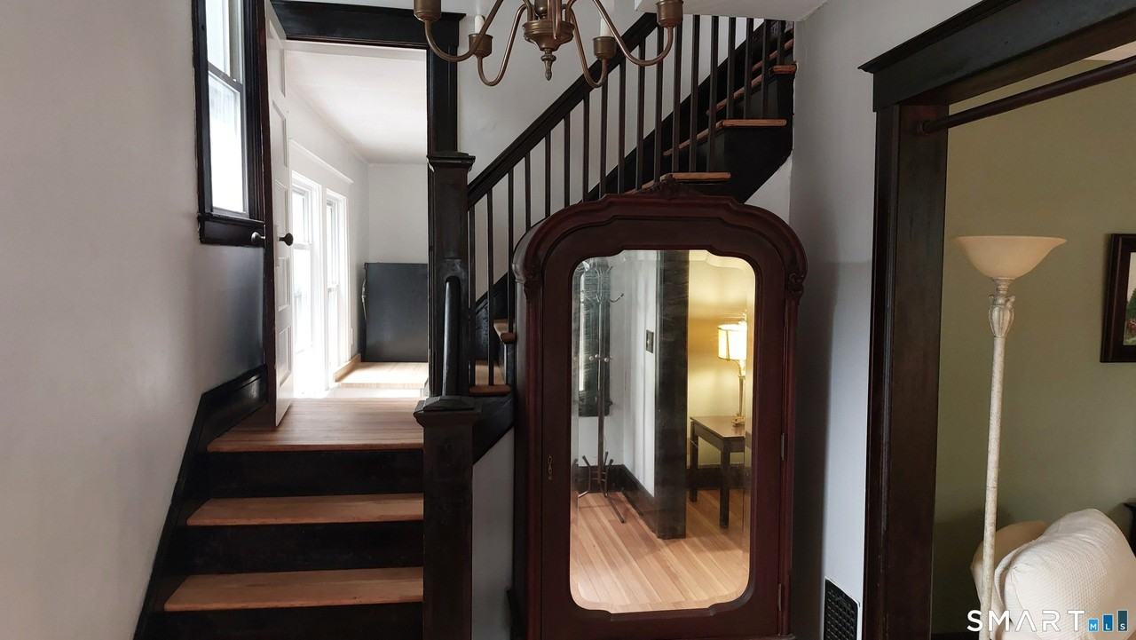 136 Mead Ave - Photo 7 of 12