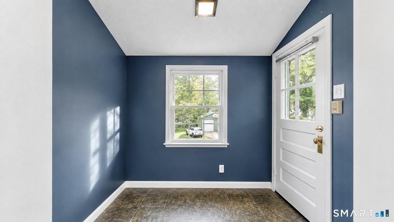 21 Parmalee Ave #2 - Photo 4 of 19