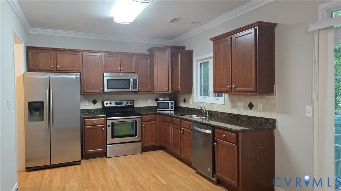 9102 Mayland Dr - Photo 5 of 23