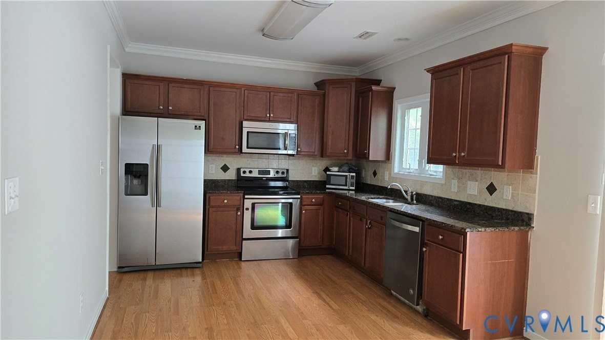 9102 Mayland Dr - Photo 6 of 23