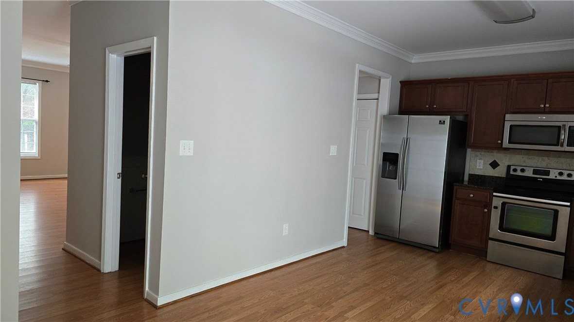 9102 Mayland Dr - Photo 7 of 23