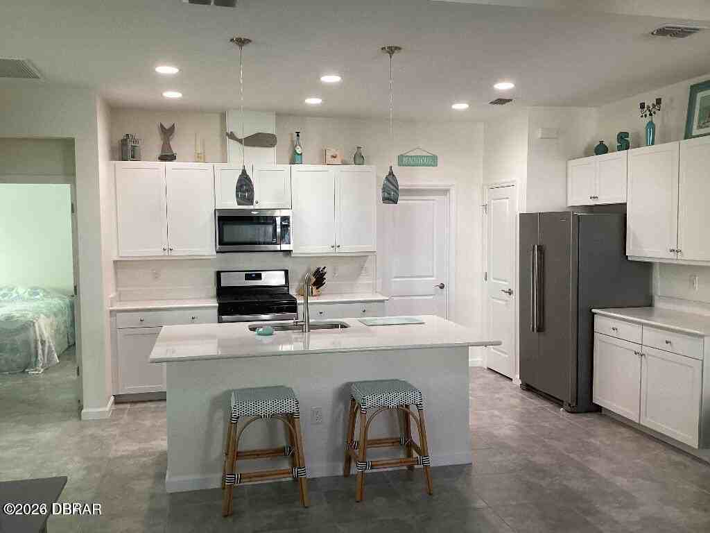 362 Parrot Ln - Photo 3 of 32