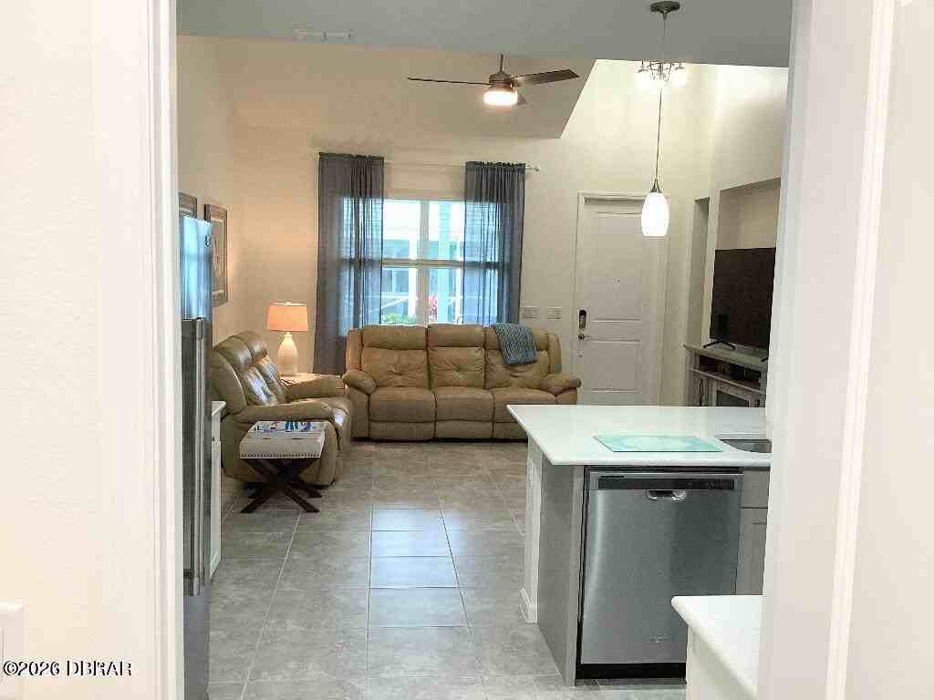 362 Parrot Ln - Photo 4 of 32