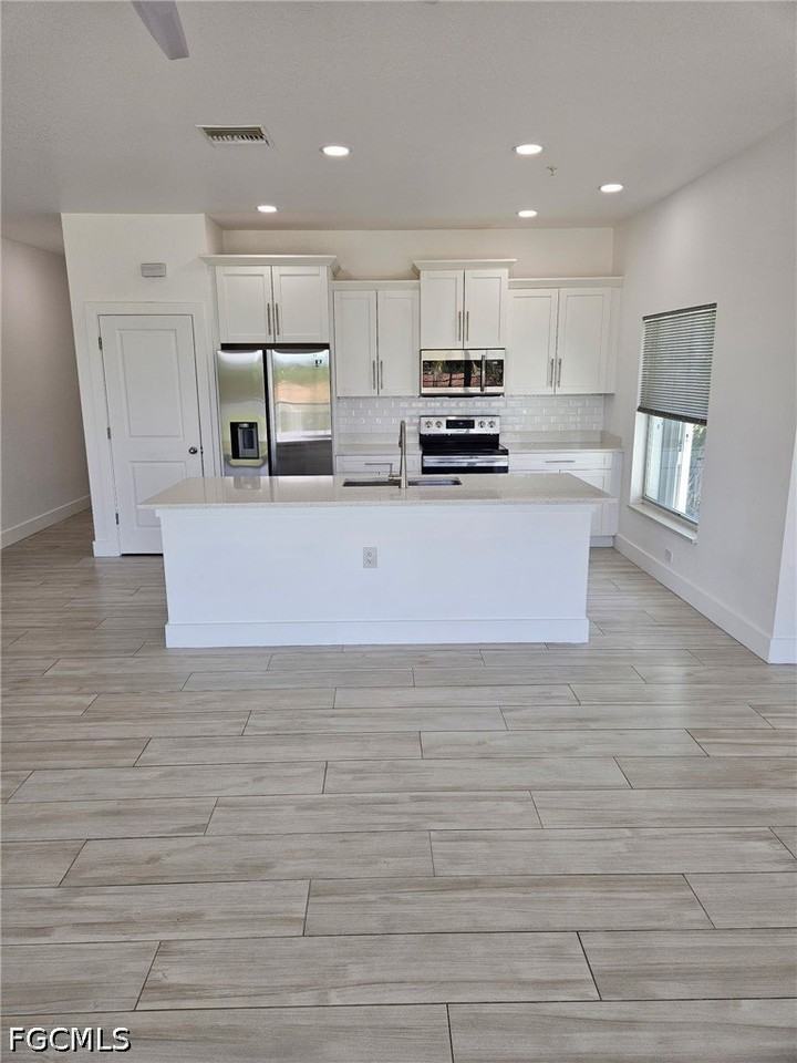 4425 Sw Santa Barbara Pl #203 - Photo 3 of 18